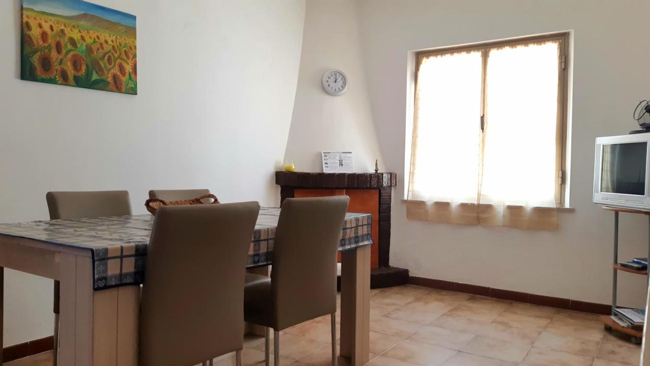 Mare&Monti Villa Telti Екстериор снимка